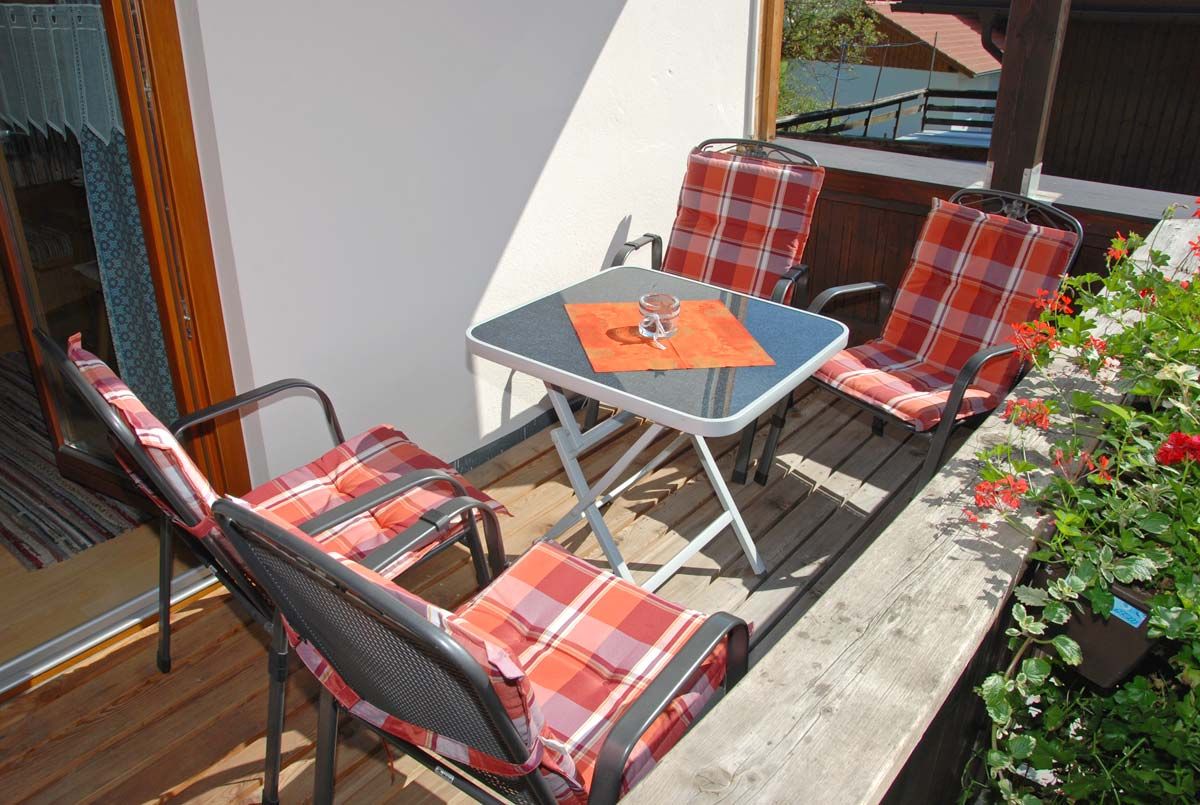 Balkon mit Sitzgelegenheit
