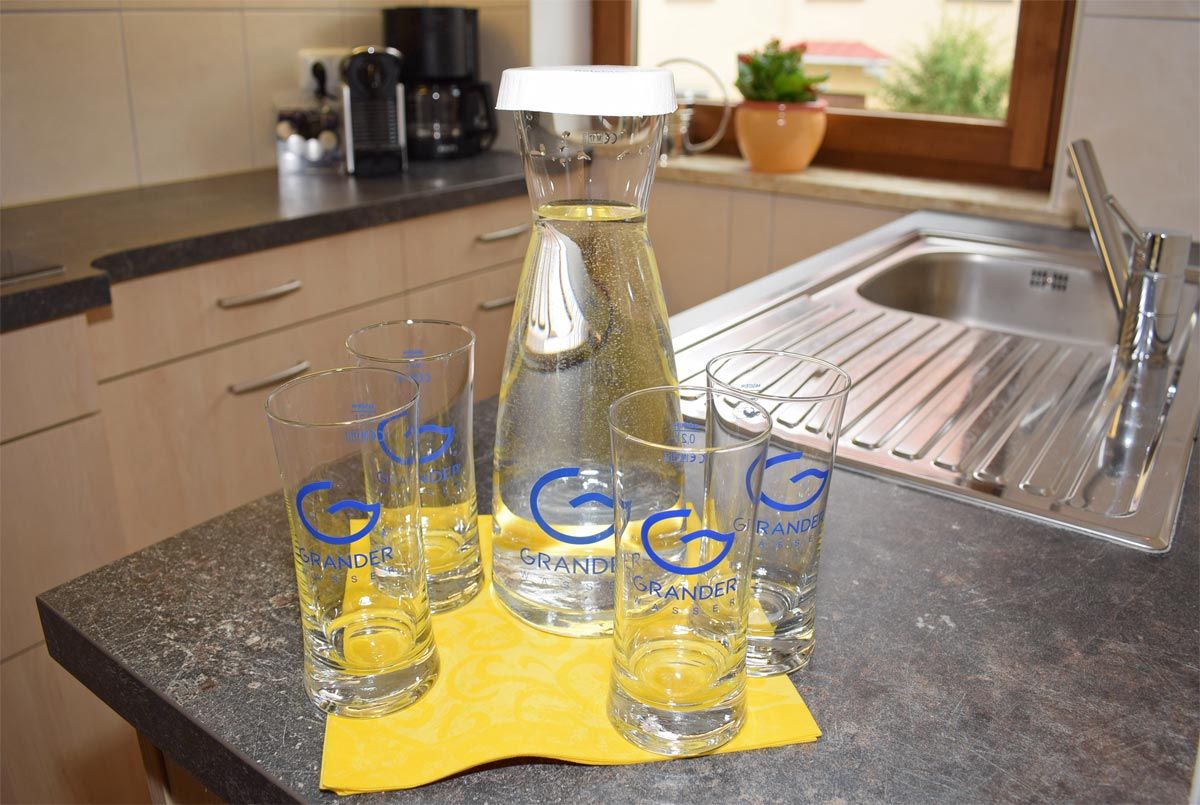 Grander Wasser Karaffe